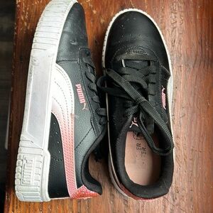 Girls size 4 thick sole Puma